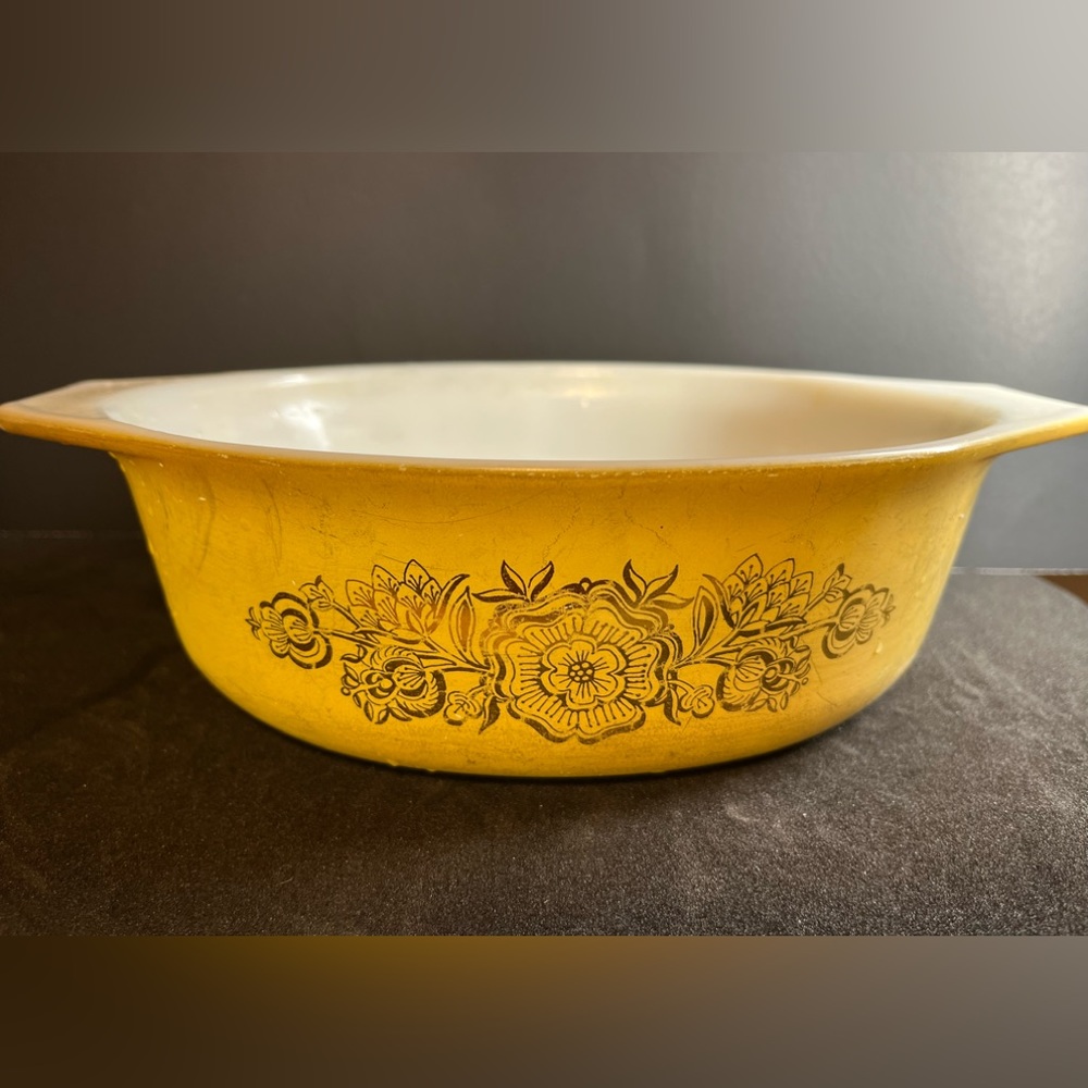 1968 Vintage 1 1/2 qt Pyrex bowl
